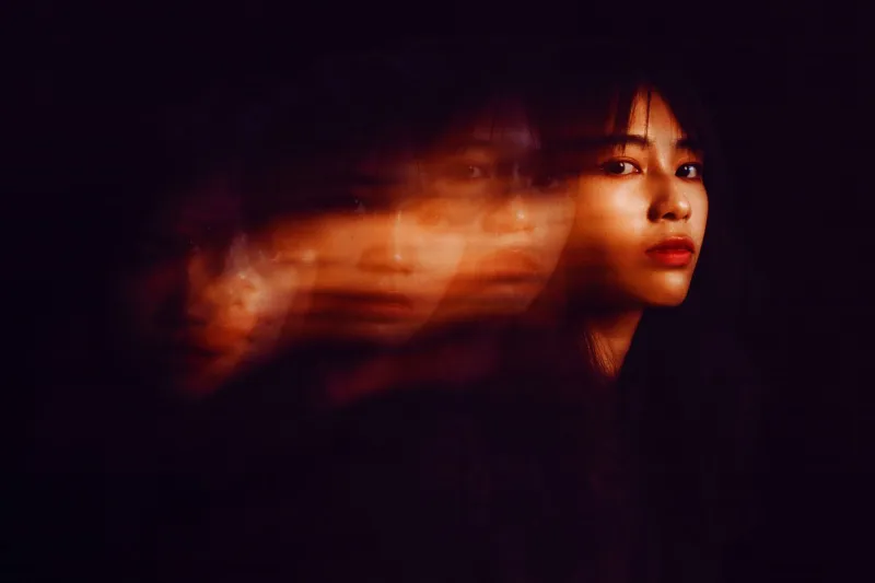 Mille visages, une seule peau : la fragmentation identitaire comme langage photographique