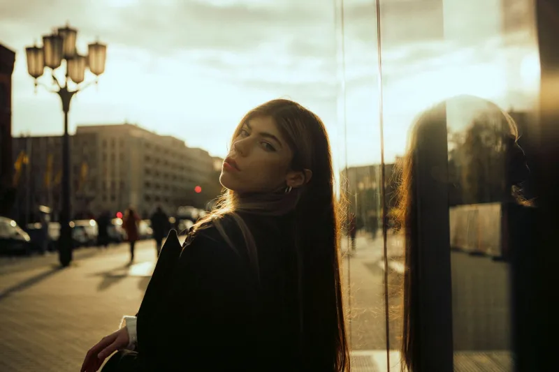 Paris comme décor vivant : cinq instants éphémères à saisir lors d'un shooting de mode