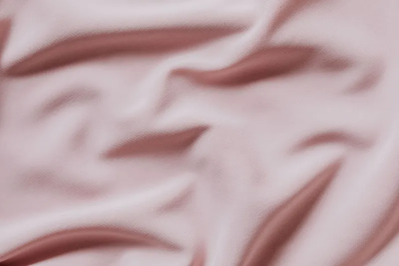 Toucher avec les yeux : l'art de révéler l'âme d'un tissu par la photographie